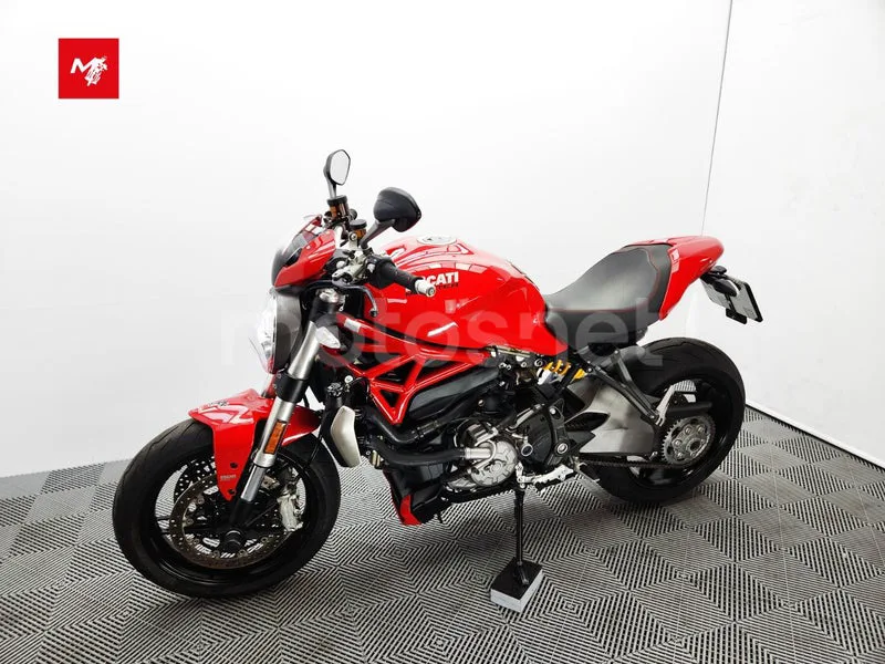 Ducati Monster 1200 - Vista 18