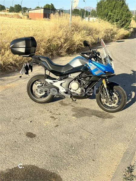 CFMOTO 650MT - Vista 4