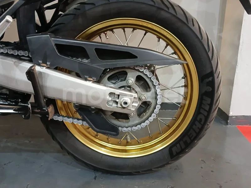 Honda CRF1000L Africa Twin - Vista 12