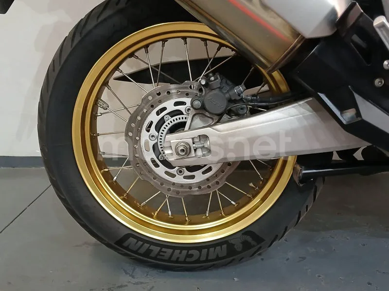 Honda CRF1000L Africa Twin - Vista 13