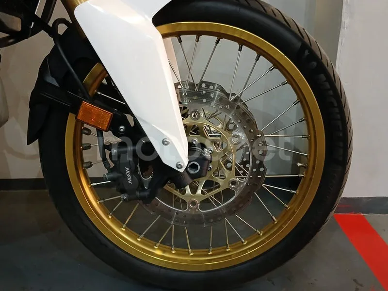 Honda CRF1000L Africa Twin - Vista 15