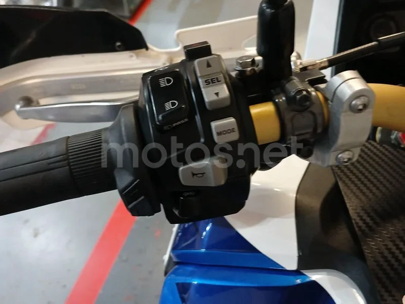 Honda CRF1000L Africa Twin - Vista 8
