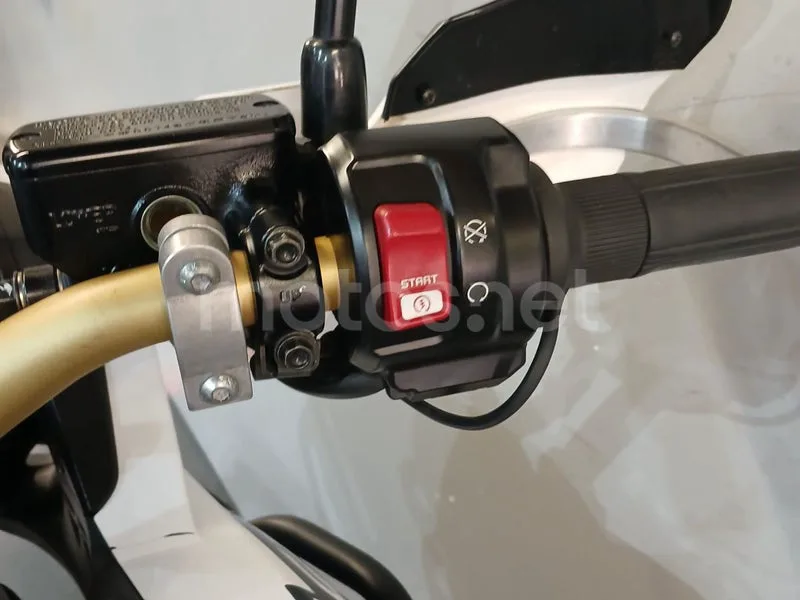 Honda CRF1000L Africa Twin - Vista 9