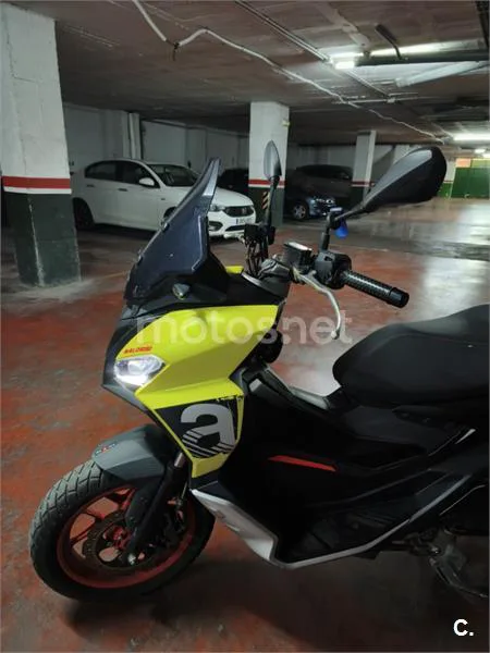 Aprilia SR GT 125 - Vista 7