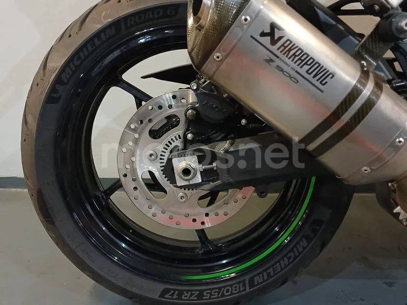 Kawasaki Z900 - Vista 13