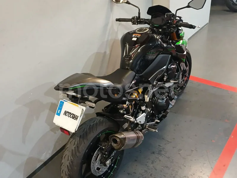 Kawasaki Z900 - Vista 16