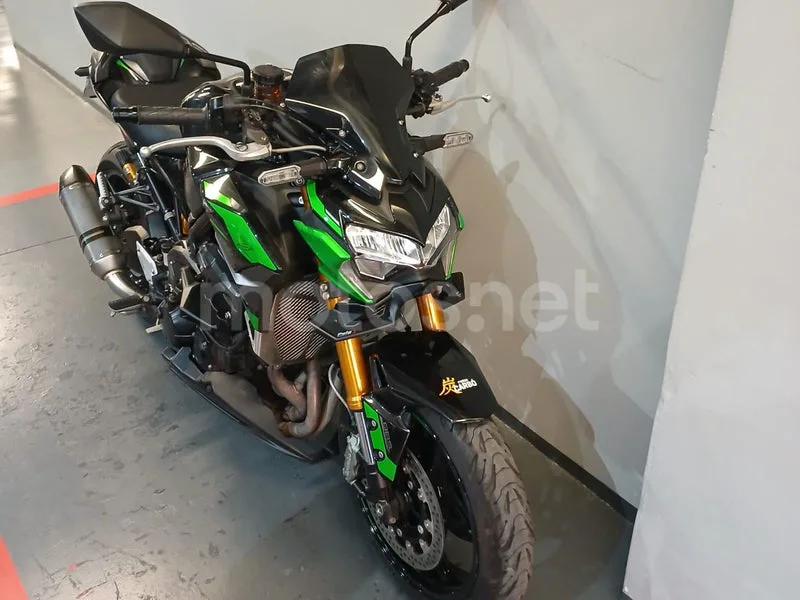 Kawasaki Z900 - Vista 17