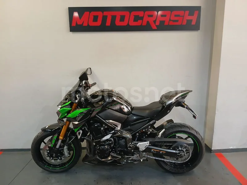 Kawasaki Z900 - Vista 4