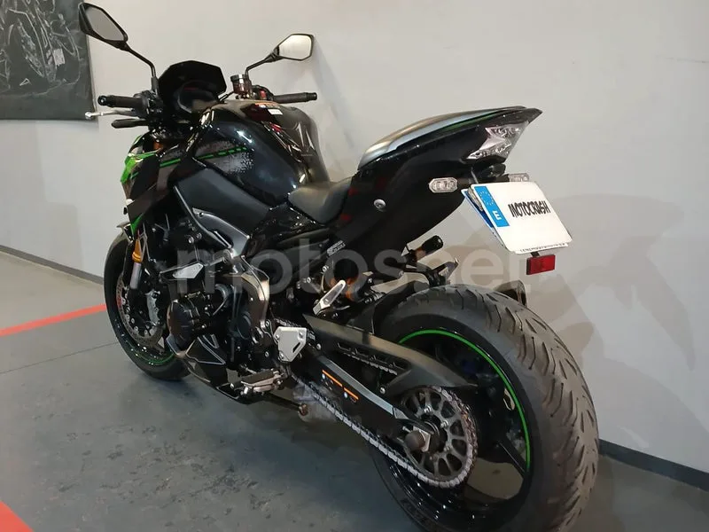 Kawasaki Z900 - Vista 5
