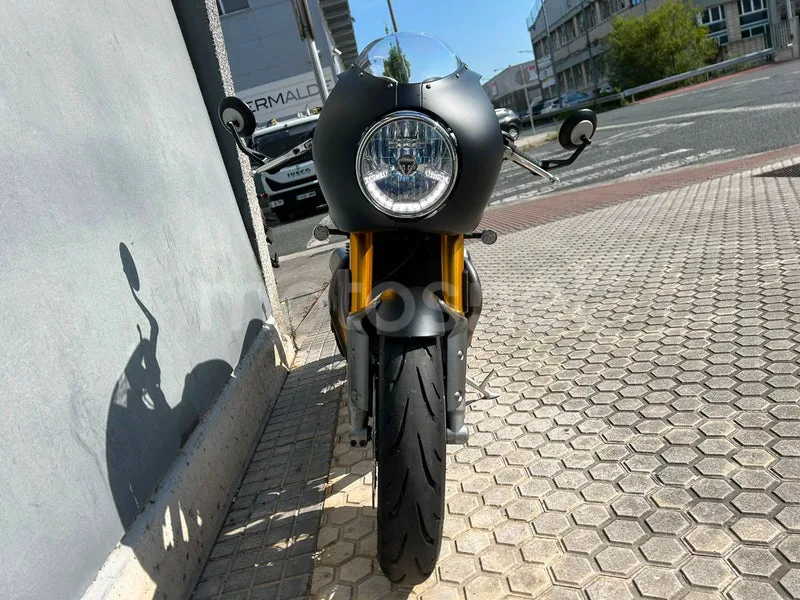 Triumph Thruxton RS - Vista 7