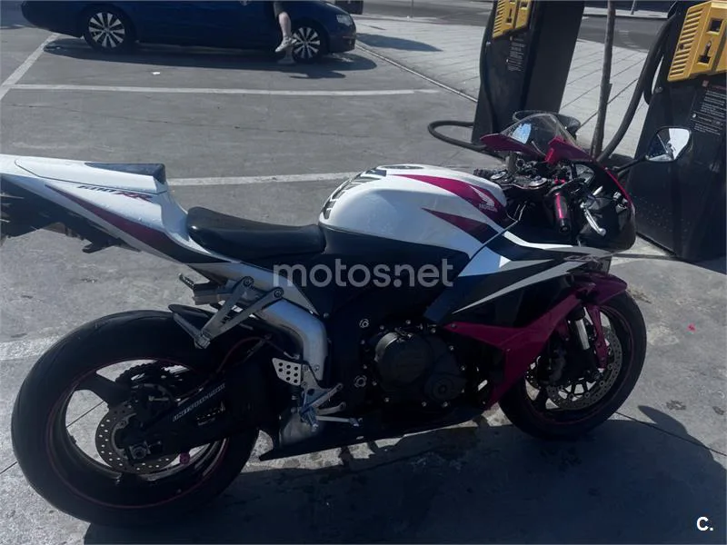 Honda CBR600RR - Vista 3