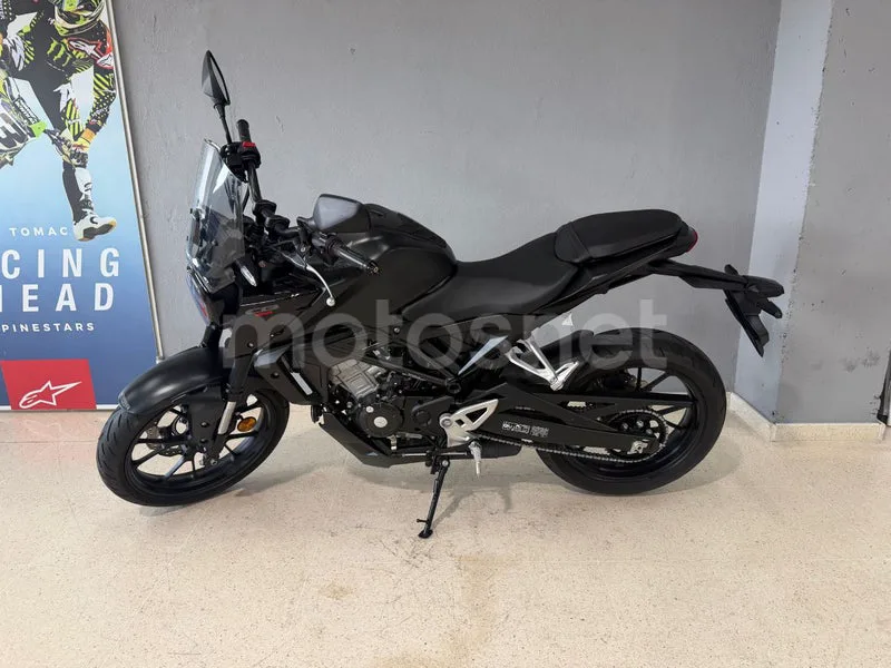 Honda CB125R - Vista 6
