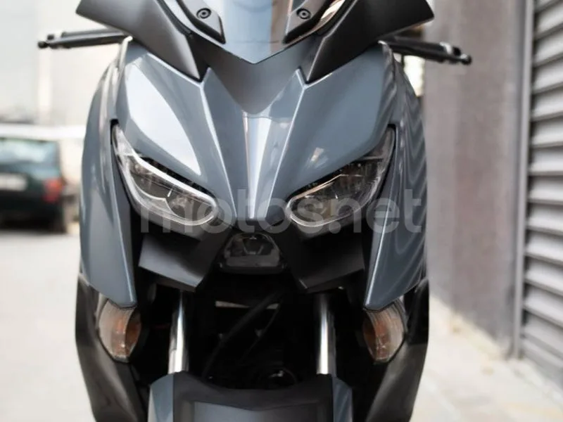 Yamaha XMAX 300 - Vista 15