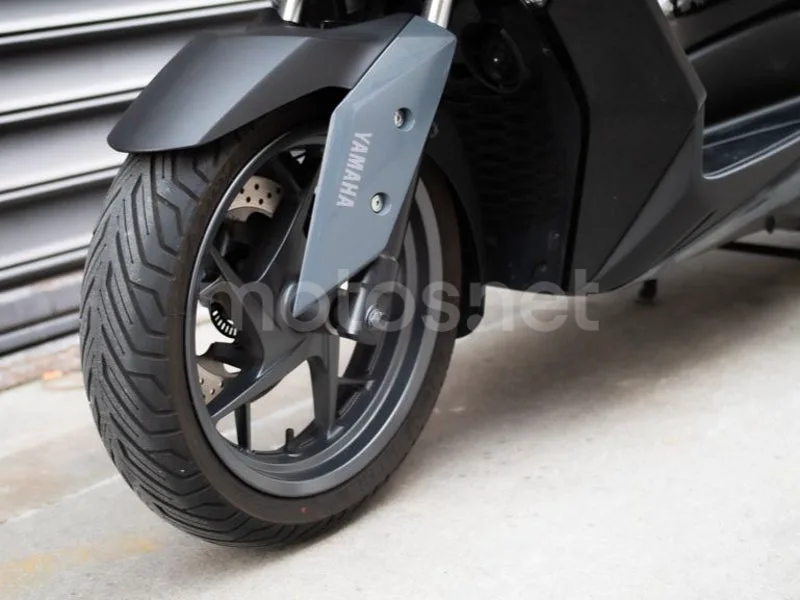 Yamaha XMAX 300 - Vista 19