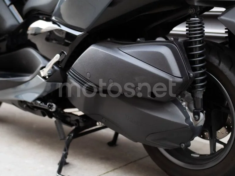 Yamaha XMAX 300 - Vista 21