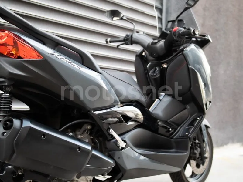 Yamaha XMAX 300 - Vista 6