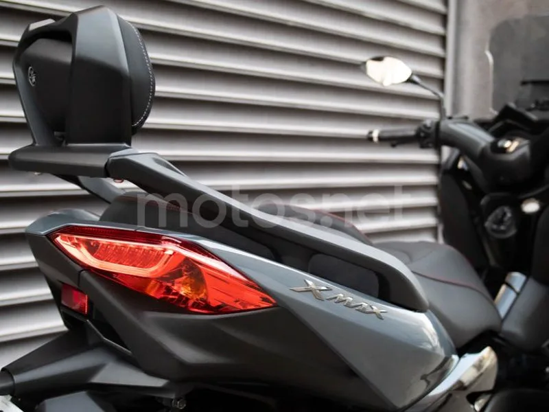 Yamaha XMAX 300 - Vista 7