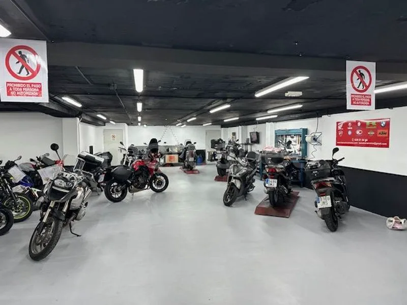 Honda CRF1000L Africa Twin - Vista 12