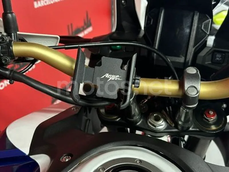 Honda CRF1000L Africa Twin - Vista 8