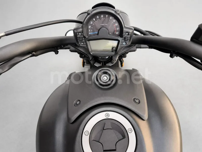 Kawasaki Vulcan S - Vista 15