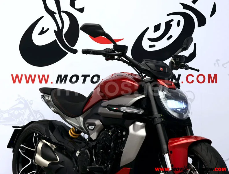 Ducati Diavel V4 - Vista 4