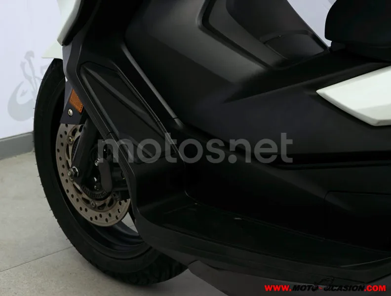Honda Forza 125 - Vista 10
