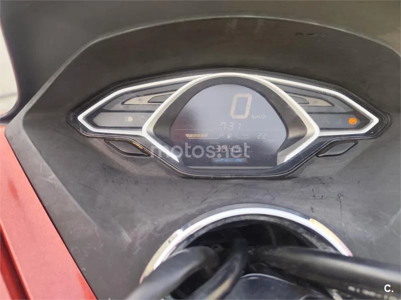 Honda PCX125 - Vista 6