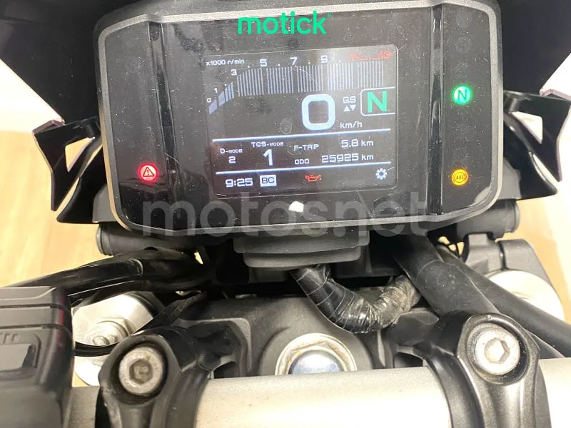Yamaha MT-09 - Vista 5