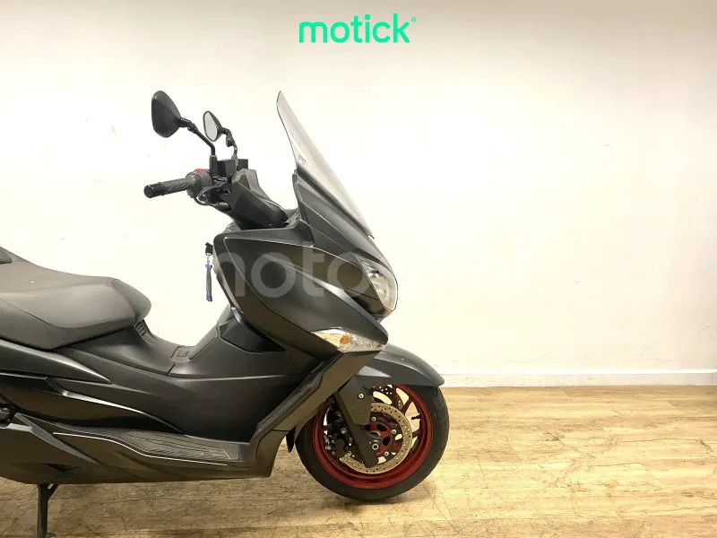 Suzuki Burgman 400 - Vista 4
