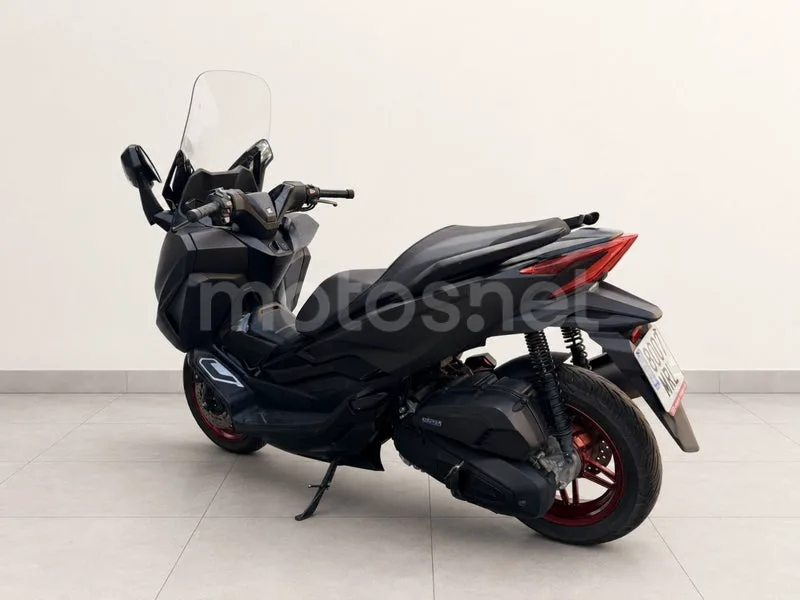 Honda Forza 125 - Vista 11
