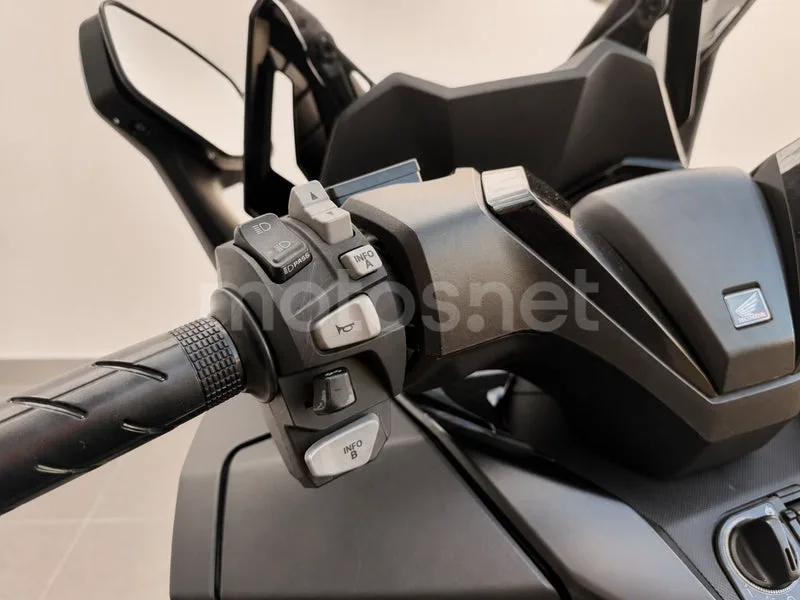 Honda Forza 125 - Vista 13