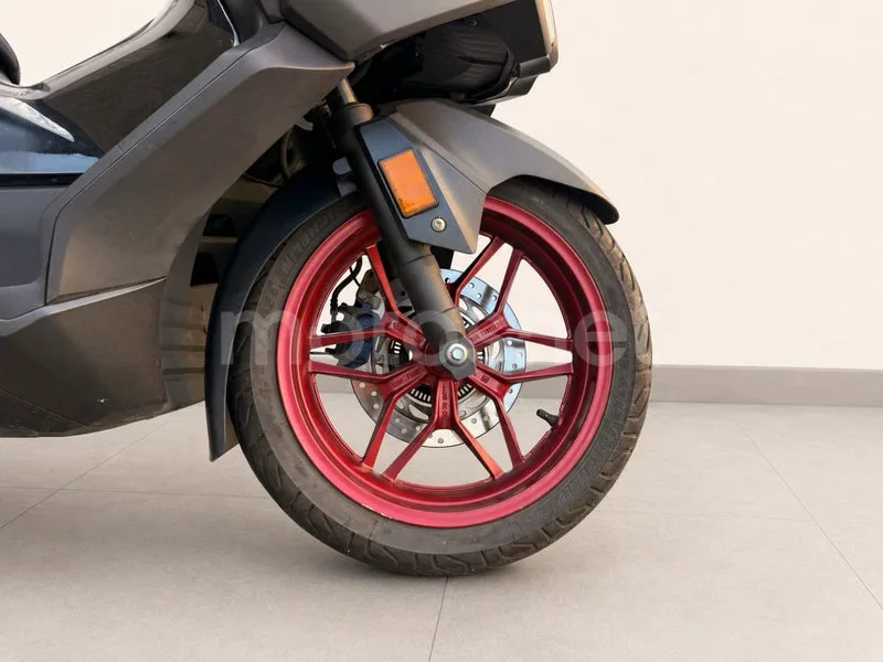 Honda Forza 125 - Vista 4