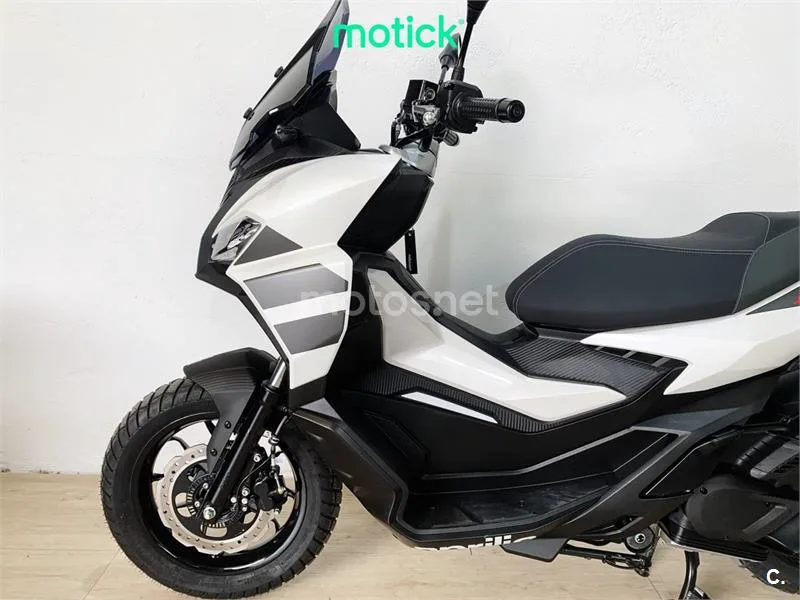 Aprilia SR GT 125 - Vista 7