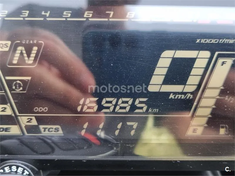 Yamaha Niken - Vista 3