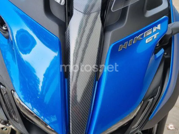 Yamaha Niken - Vista 6