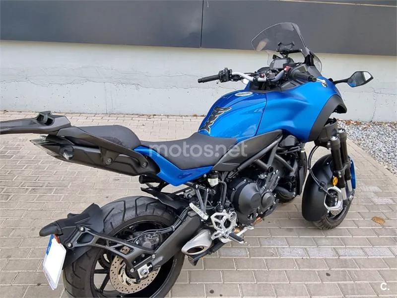 Yamaha Niken - Vista 10