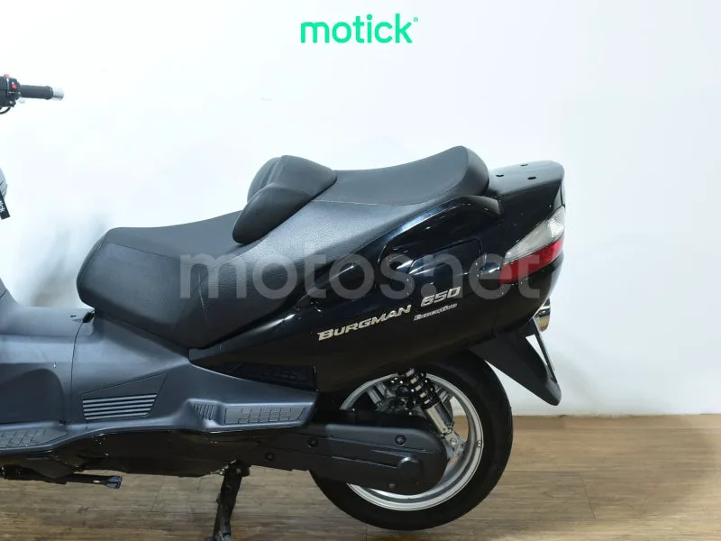 Suzuki Burgman 650 Executive - Vista 9