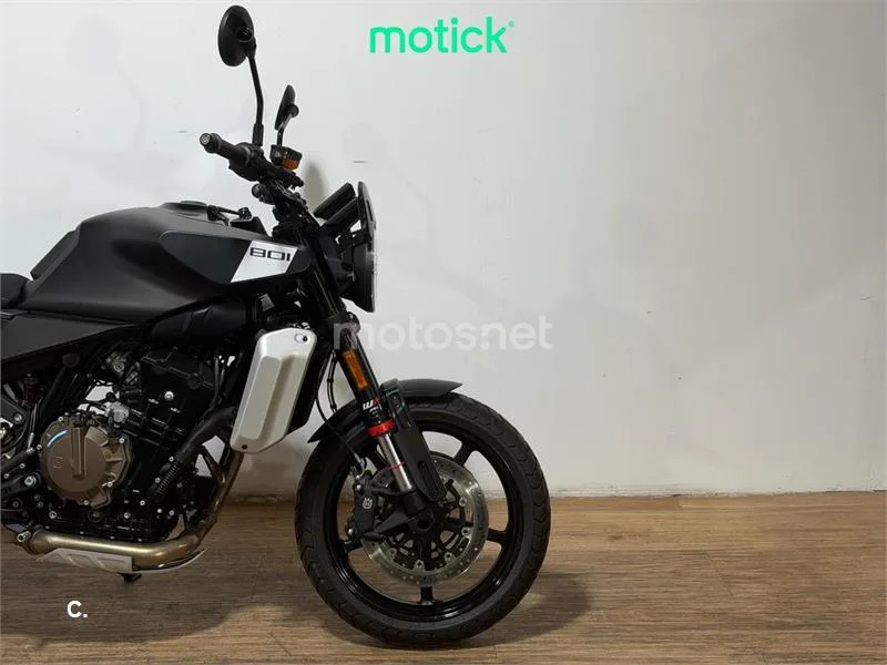 Husqvarna Svartpilen 801 - Vista 4