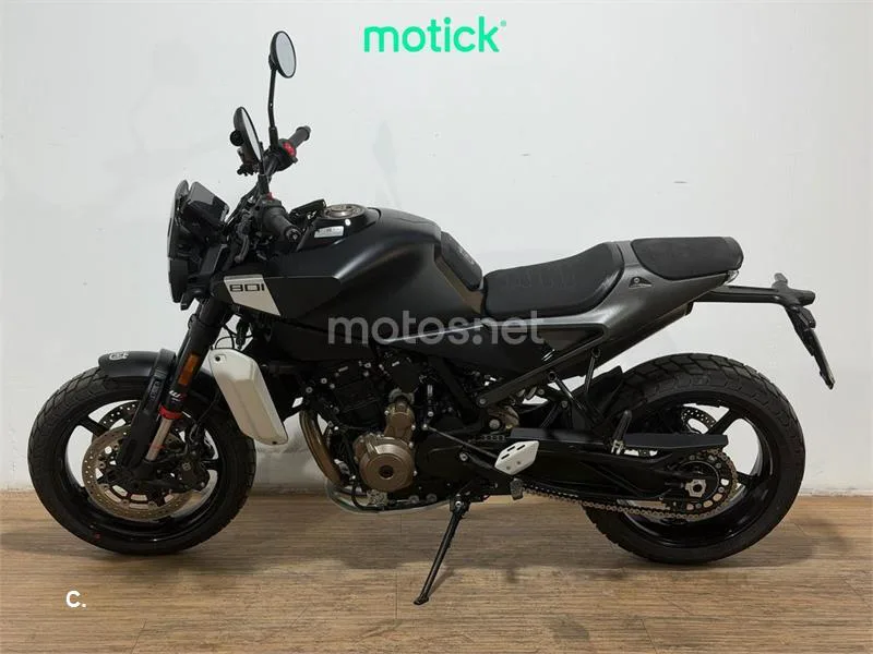 Husqvarna Svartpilen 801 - Vista 7