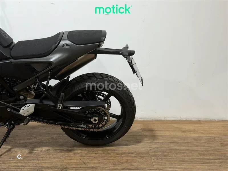 Husqvarna Svartpilen 801 - Vista 9