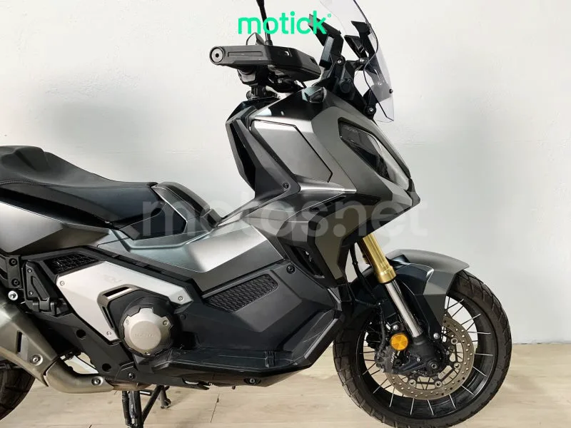 Honda X-ADV - Vista 4