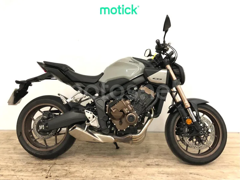Honda CB650R 7180 € 2025 Madrid - 2
