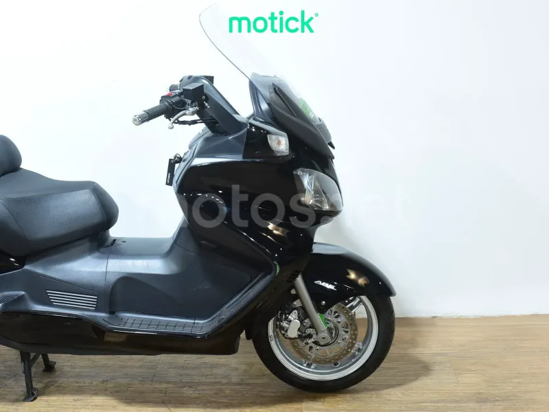 Suzuki Burgman 650 Executive - Vista 4