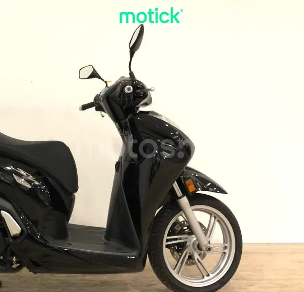 Honda SH350i - Vista 4
