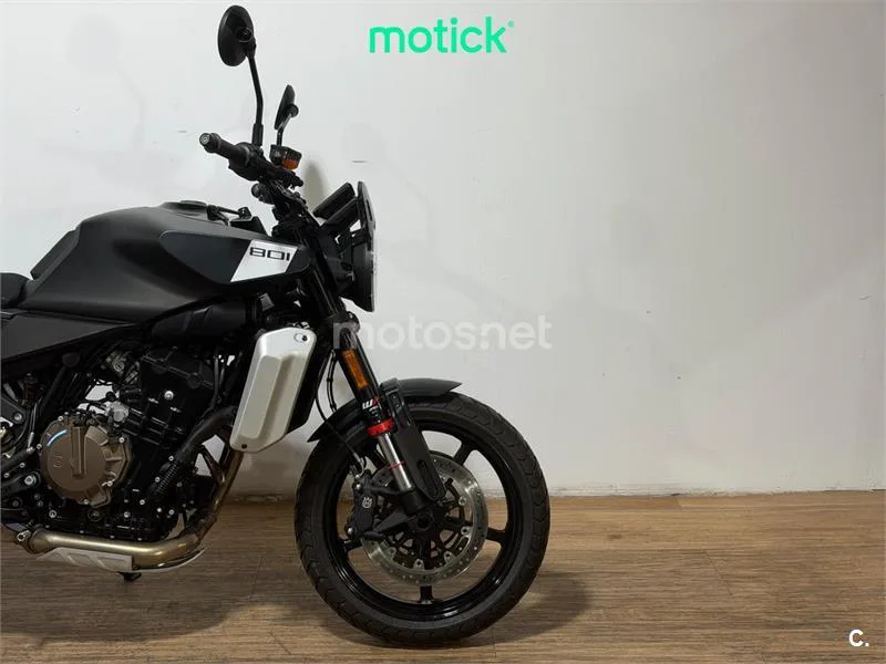 Husqvarna Svartpilen 801 - Vista 4