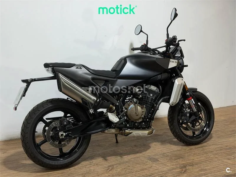Husqvarna Svartpilen 801 - Vista 10