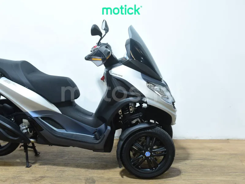 Piaggio MP3 - Vista 4