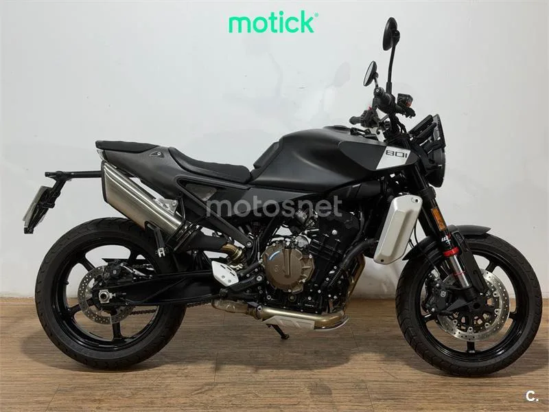 Husqvarna Svartpilen 801 6860 € 2024 Madrid - 2