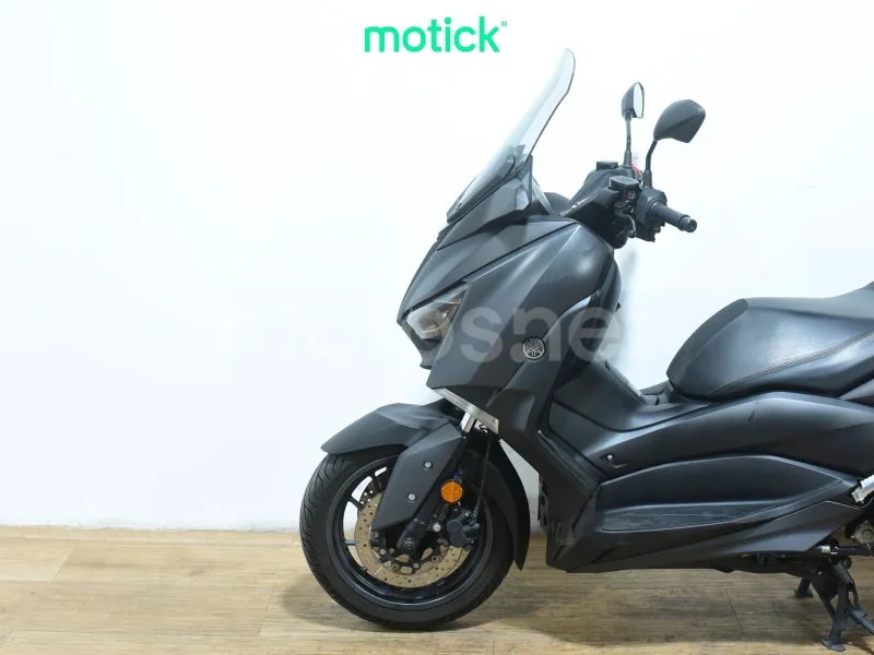 Yamaha XMAX 400 - Vista 8