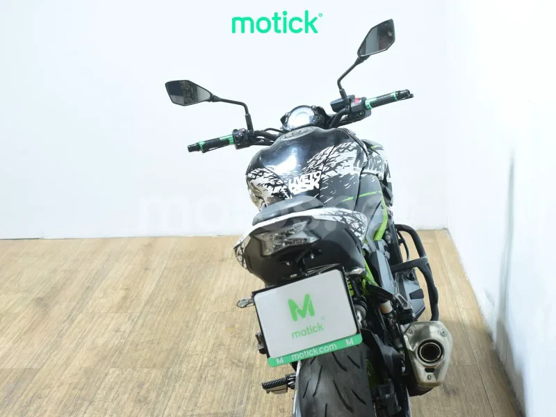 Kawasaki Z900 - Vista 6